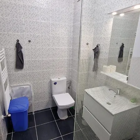 Lovely 1 Bedroom Flat With Free Parking Safirului Street * Constanta