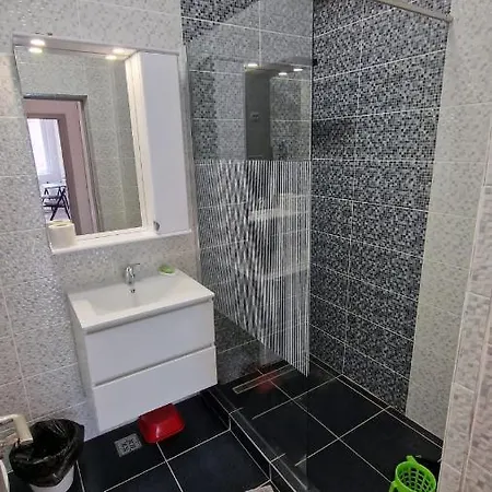 Lovely 1 Bedroom Flat With Free Parking Safirului Street Constanta