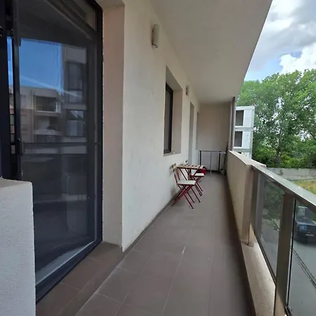 Lovely 1 Bedroom Flat With Free Parking Safirului Street Constanta