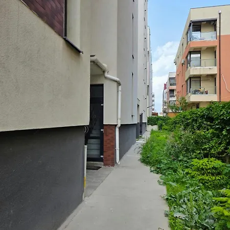 Lejlighed Lovely 1 Bedroom Flat With Free Parking Safirului Street