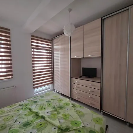 Lovely 1 Bedroom Flat With Free Parking Safirului Street * Constanta